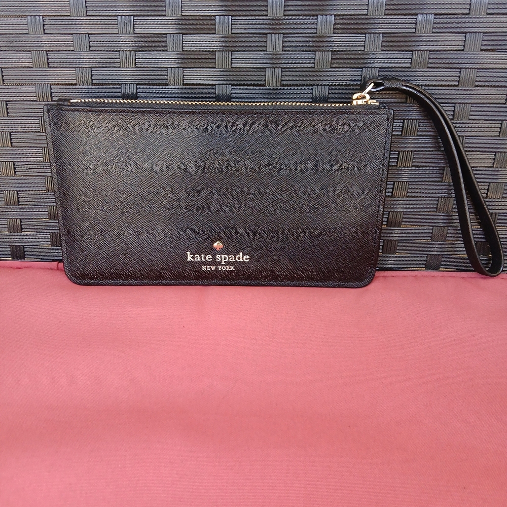 Kate Spade Madison Saffiano Leather Wristlet. NWOT